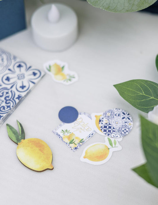 12 citroen houten confetti geel en groen tafeldecoratie