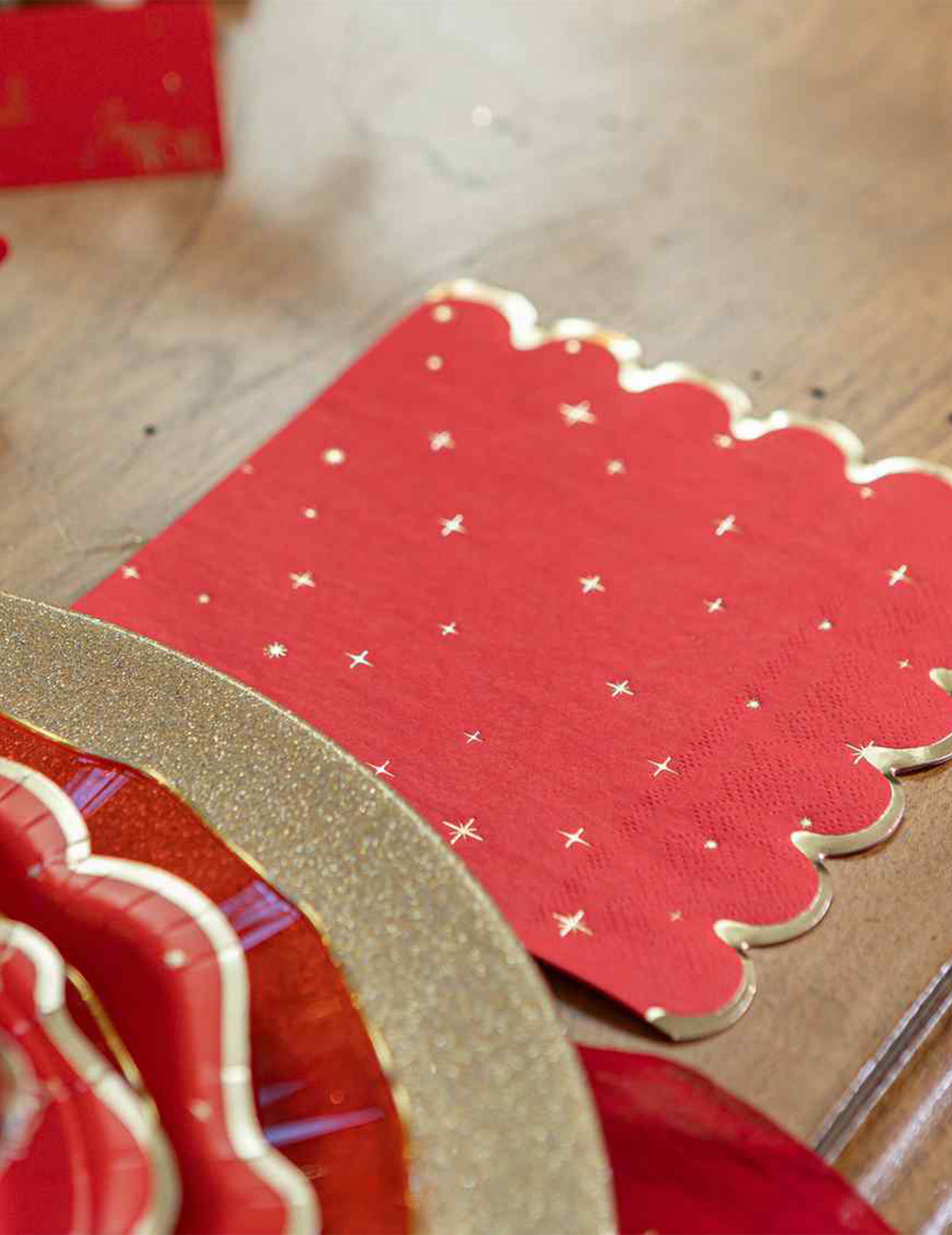 16 kerstservetten tijdloos rood en goud 33 x 33 cm