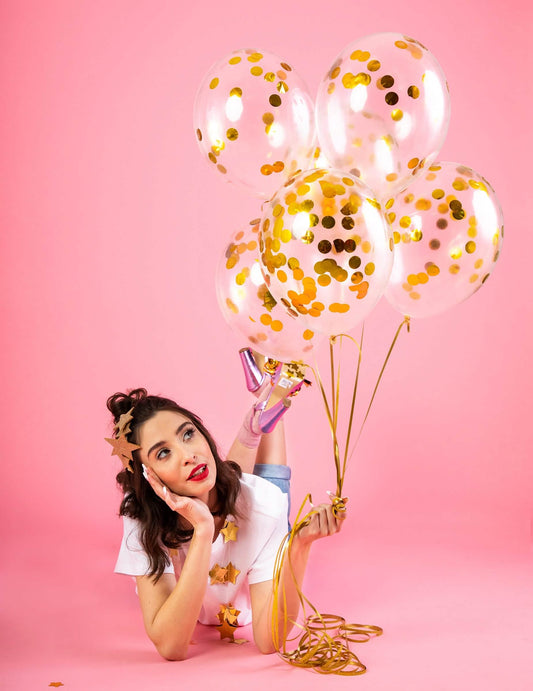 Mise en situation des ballons latex confettis Happy New Year