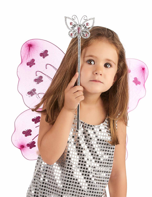 Baguette tenue par une enfant de la baguette magique papillon
