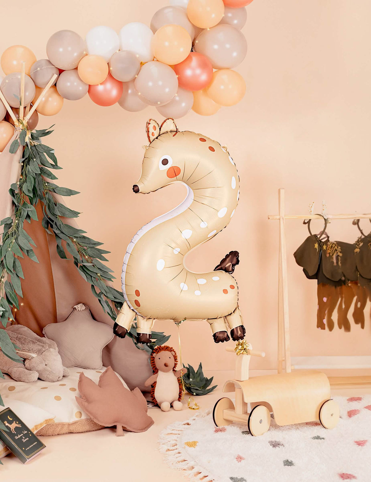 Ballon aluminium faon chiffre 2 pour anniversaire enfant beige et marron à pois blancs