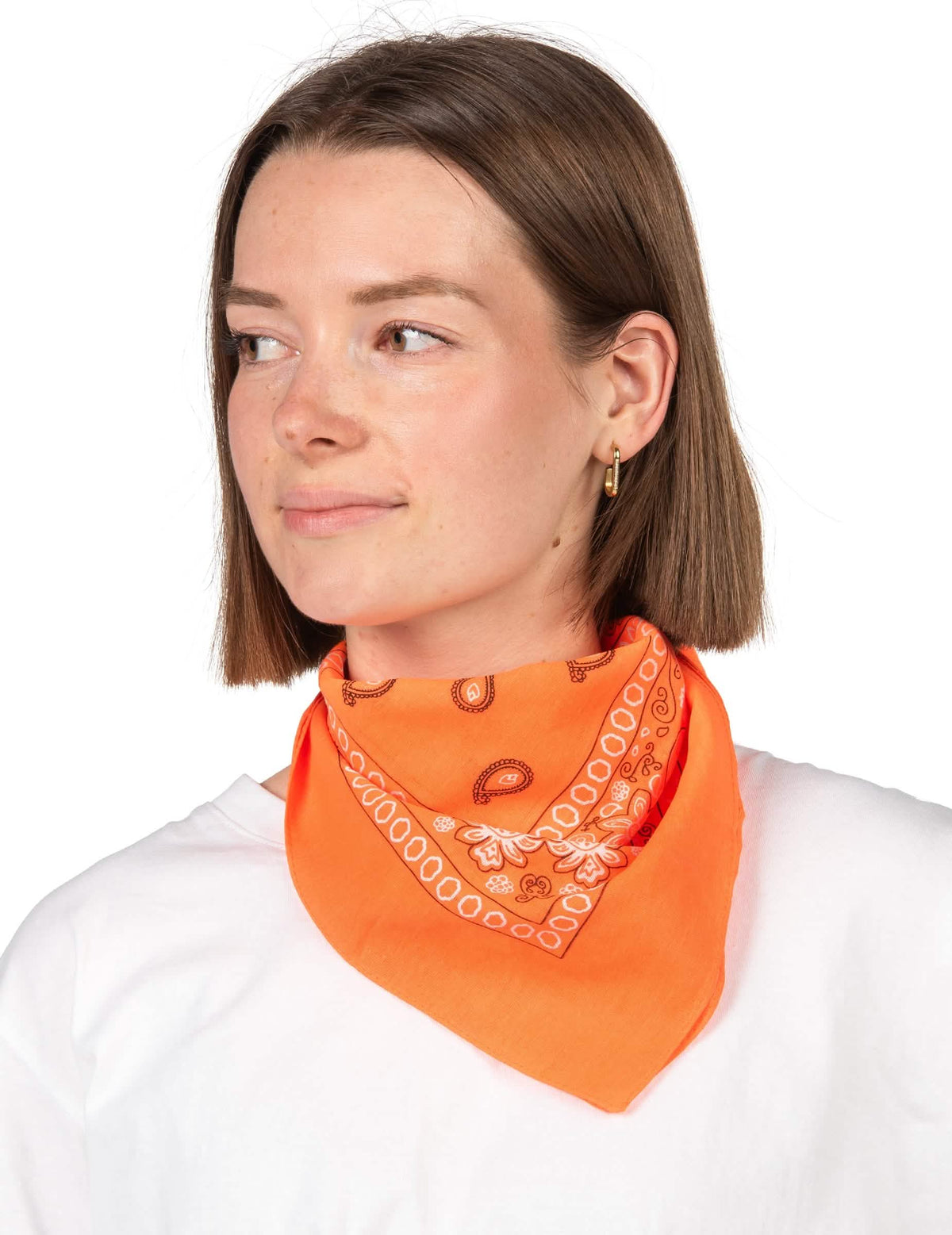 Porté autour du cou du bandana pour adulte orange fluo