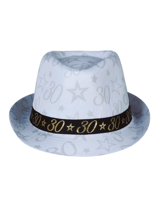 Vue de face du chapeau de gangster 30 ans