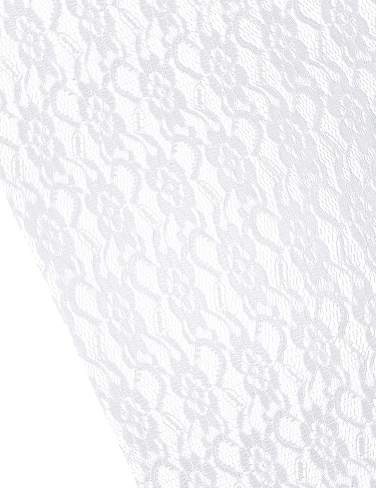 Gros plan sur les motifs floraux du chemin de table en dentelle mariage romantique