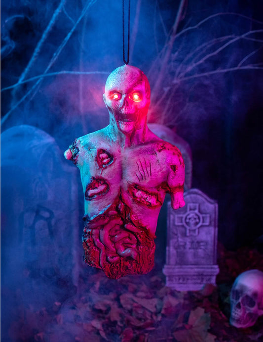 Détail des yeux rouges de la décoration à suspendre lumineuse zombie
