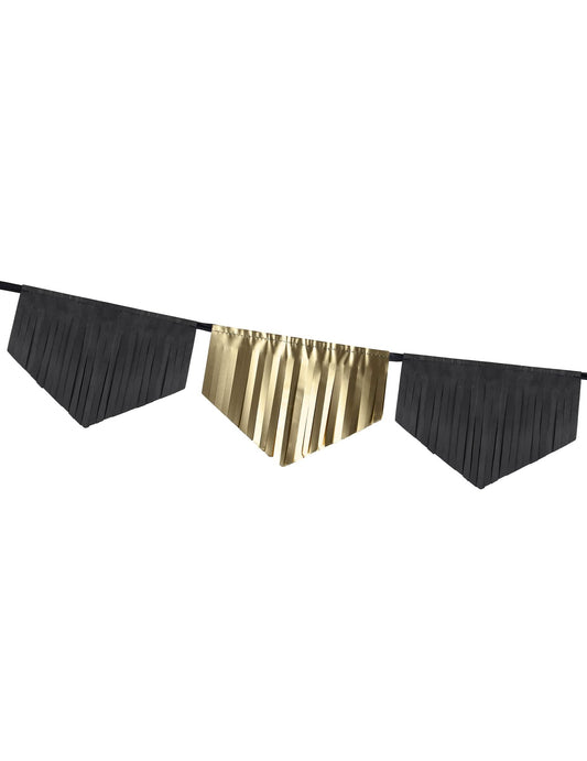 Détail des franges de la guirlande en papier à franges anniversaire