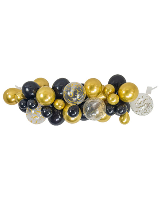 Vue d'ensemble horizontale du kit arche de 34 ballons Halloween noir, or et transparent avec chauve-souris