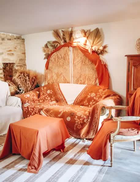Sfeerbeeld van het terracotta bohemian tafelkleed van gaaskatoen