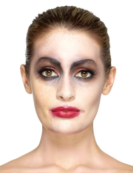Vue de face du maquillage de la prothèse latex entailles Halloween