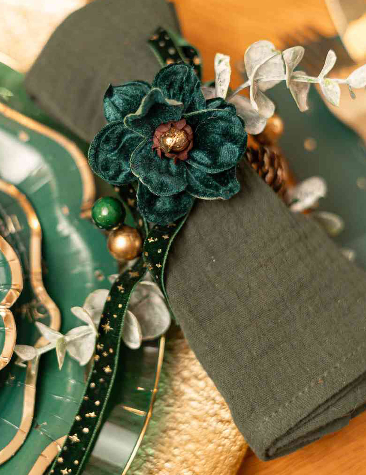 Sterrenlint donkergroen fluweel en goud 1 cm x 3 m