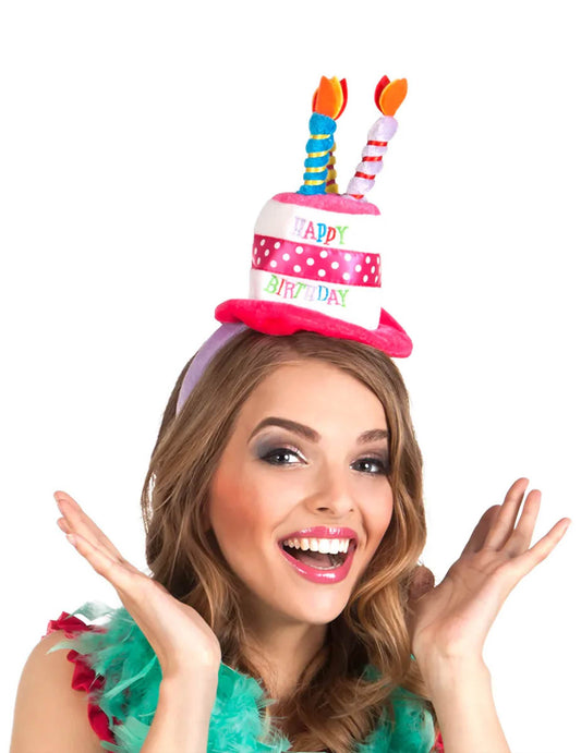 Vue de face portée du serre-tête chapeau anniversaire adulte