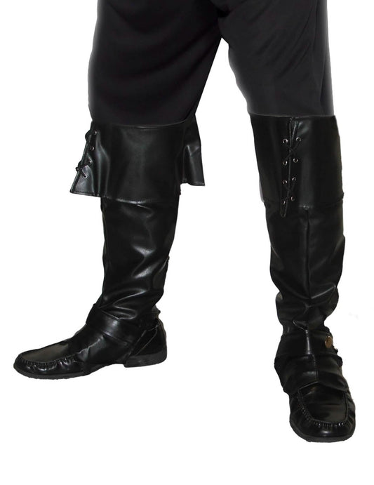 Détail des lacets et de la lanière des sur-bottes simili cuir lacets et lanière cloutée pour adulte noire