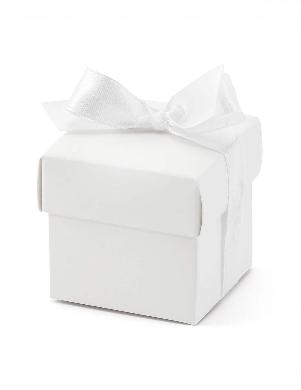 Gros plan sur le ruban de la boîte en carton pour mariage