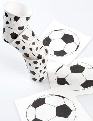 Mise en situation avec serviettes assorties du gobelet en carton ballon football