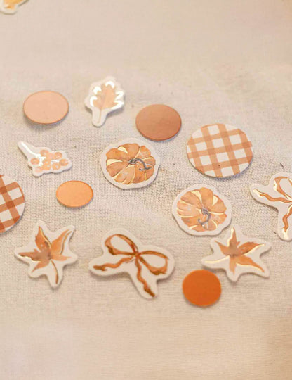 100 confettis Cottage Living en papier crème terre brûlée et or 3 cm