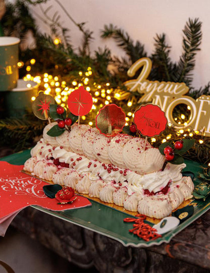 12 prikkers tijdloos Vrolijk Kerstfeest rood en goud 9 cm