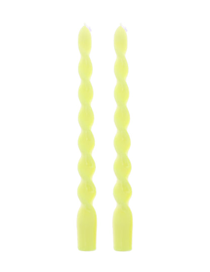 2 gedraaide gele kaarsen 25 cm