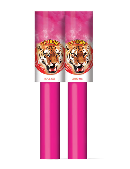 Vue de face des tubes des fumigènes à main roses pour fête