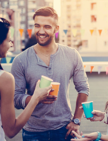 Mise en situation des gobelets américains carton recyclable Summer