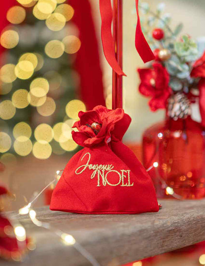 4 geschenkzakjes Joyeux Noël rood fluweel en goud 9,5 x 11,5 cm