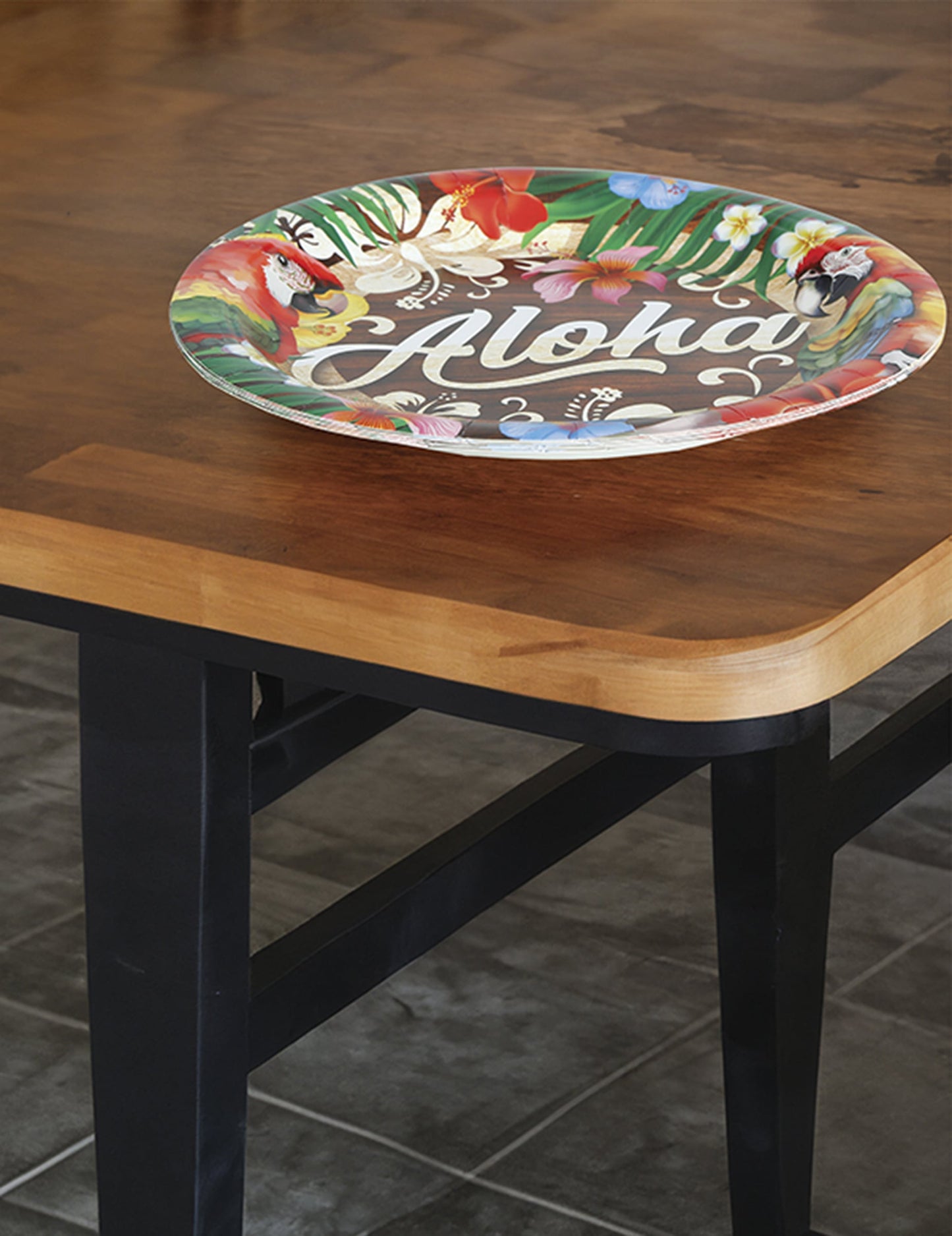 Vue de profil des assiettes Aloha Hawaï