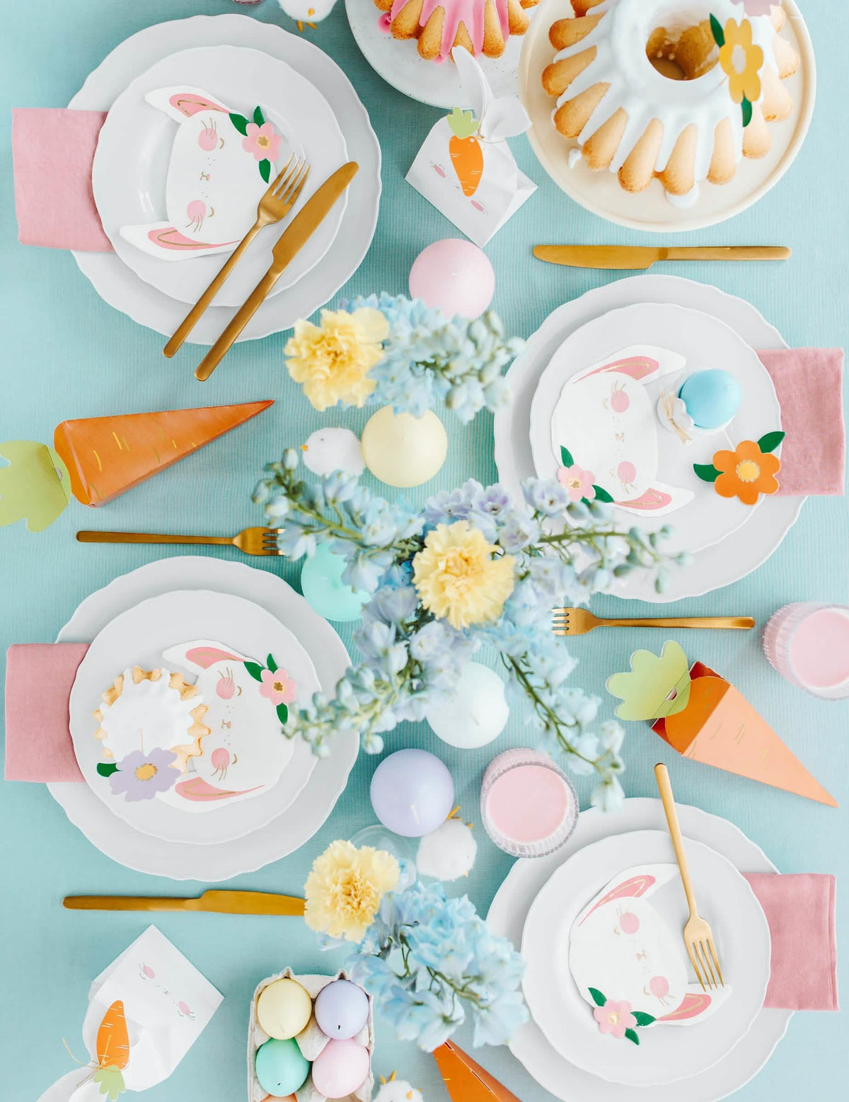 Mise en scène de table des boîtes carottes en carton