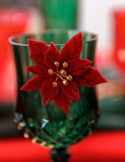 6 zelfklevende poinsettia bloemen van fluweel rood en goud 5,5 cm