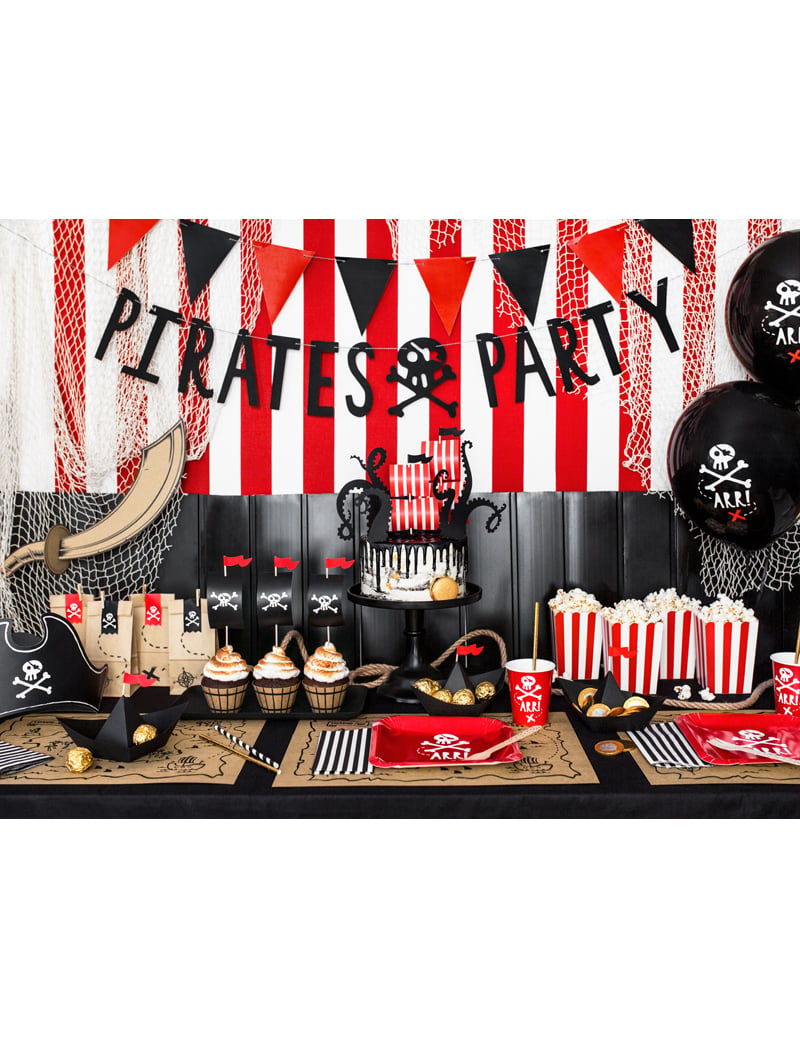 Mise en scène complète du buffet du gobelet en carton pirate pour fête