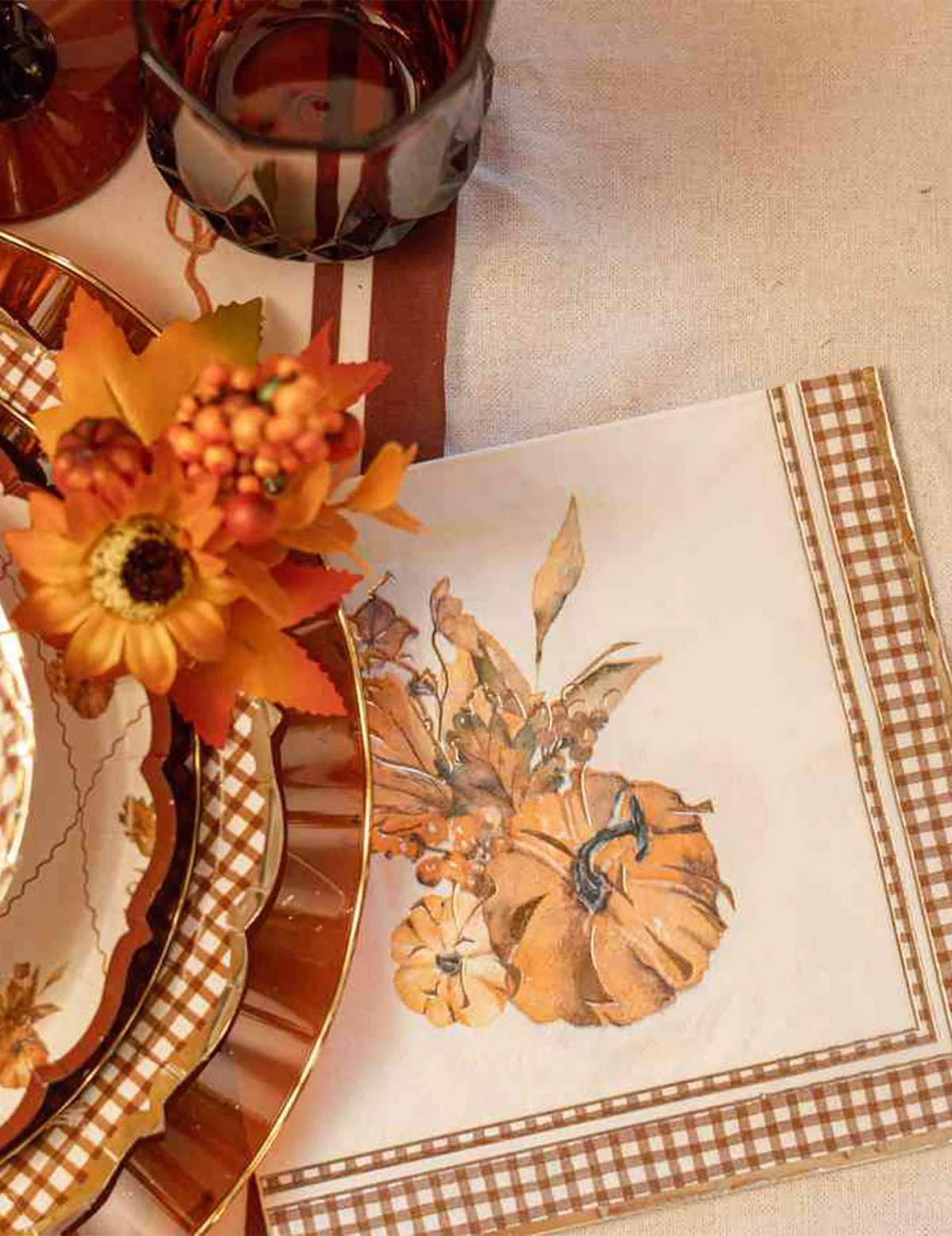 8 assiettes Cottage Living en carton crème auburn et or 23 cm