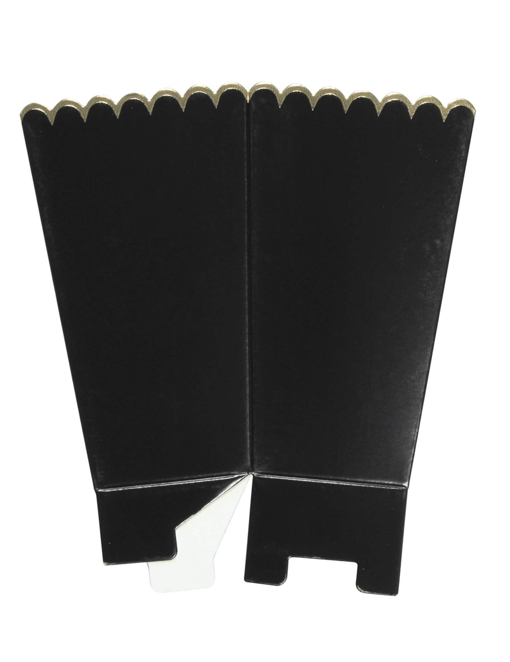 Vue à plat des boîtes à pop-corn festonnées pour fête noires et or