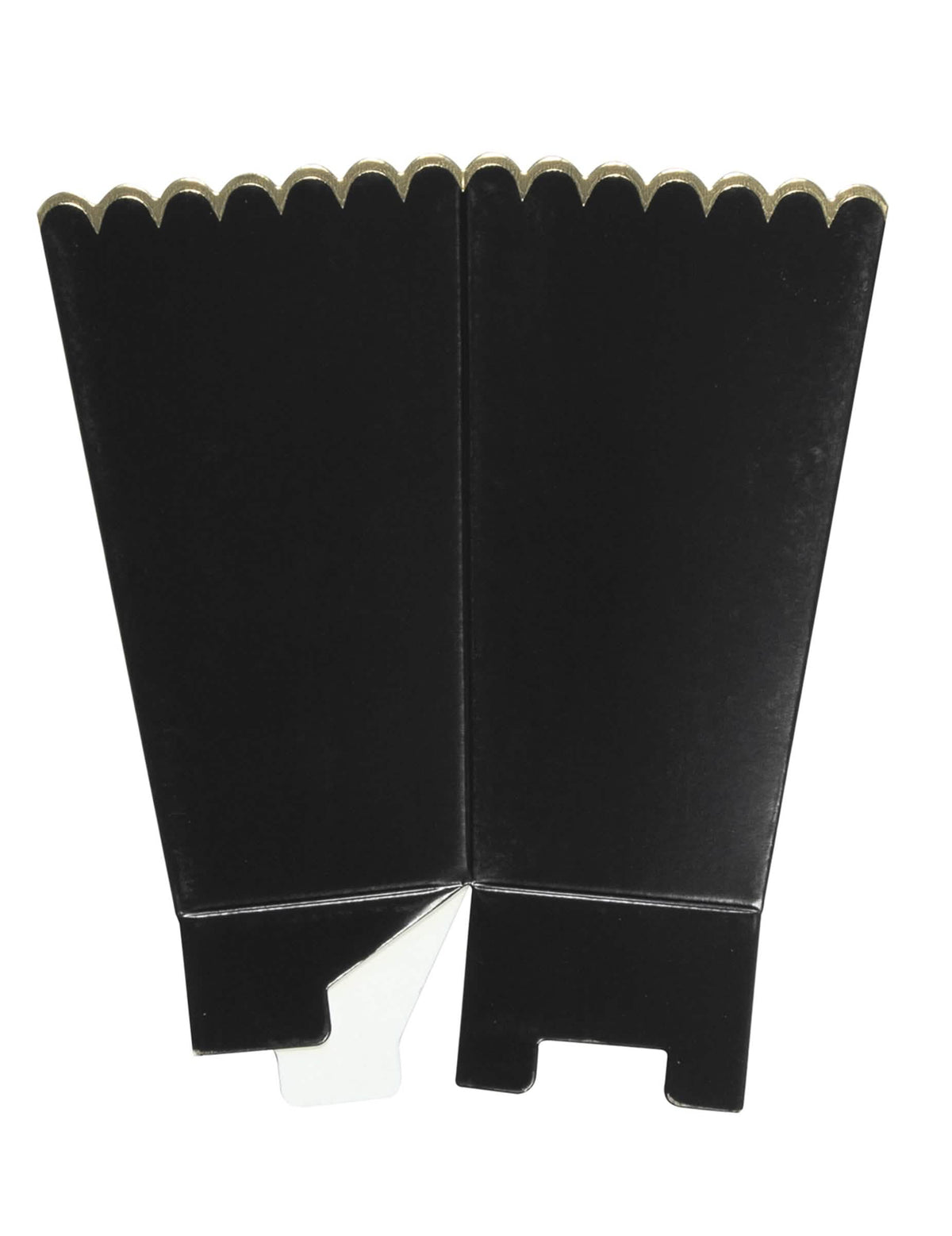Vue à plat des boîtes à pop-corn festonnées pour fête noires et or