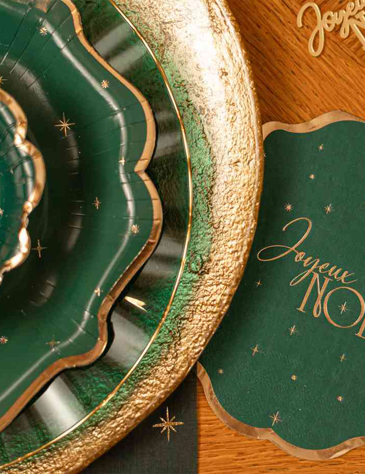 8 kerstkommen tijdloos Brits groen en goud 13,5 cm