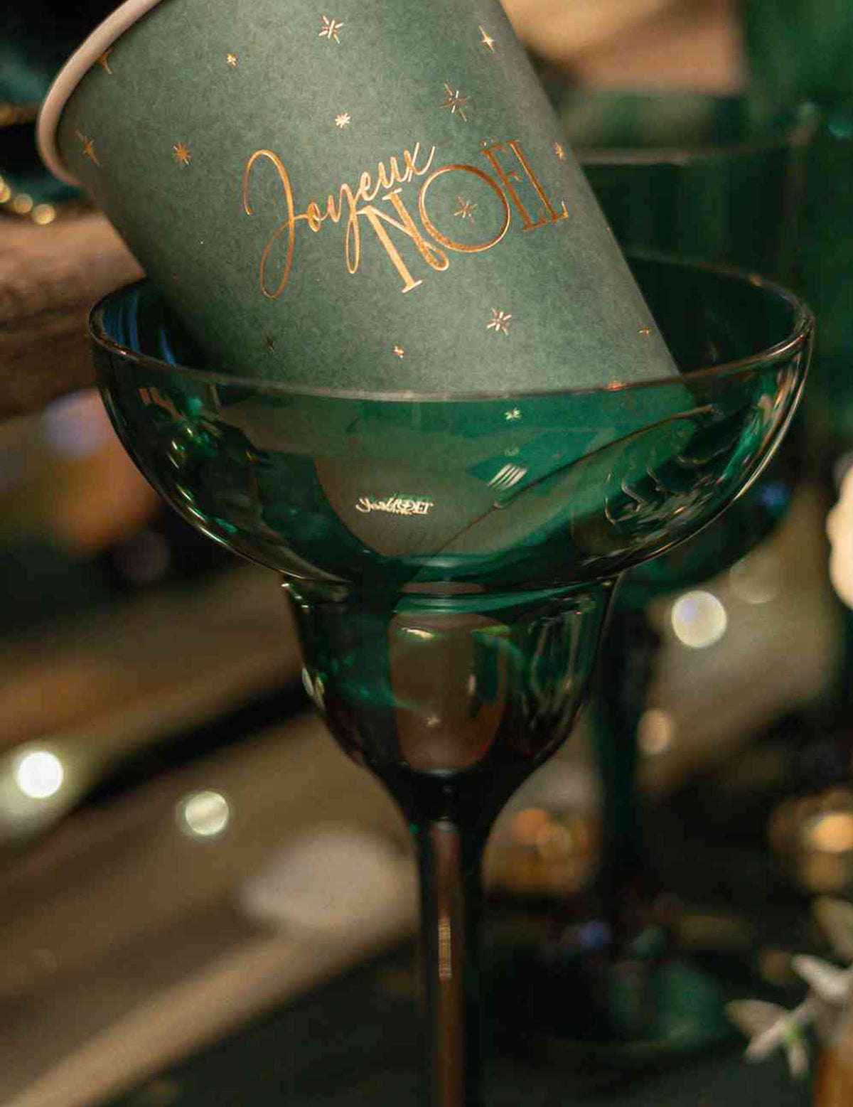 8 bekers Vrolijk Kerstfeest tijdloos Brits groen en goud 25,5 cl
