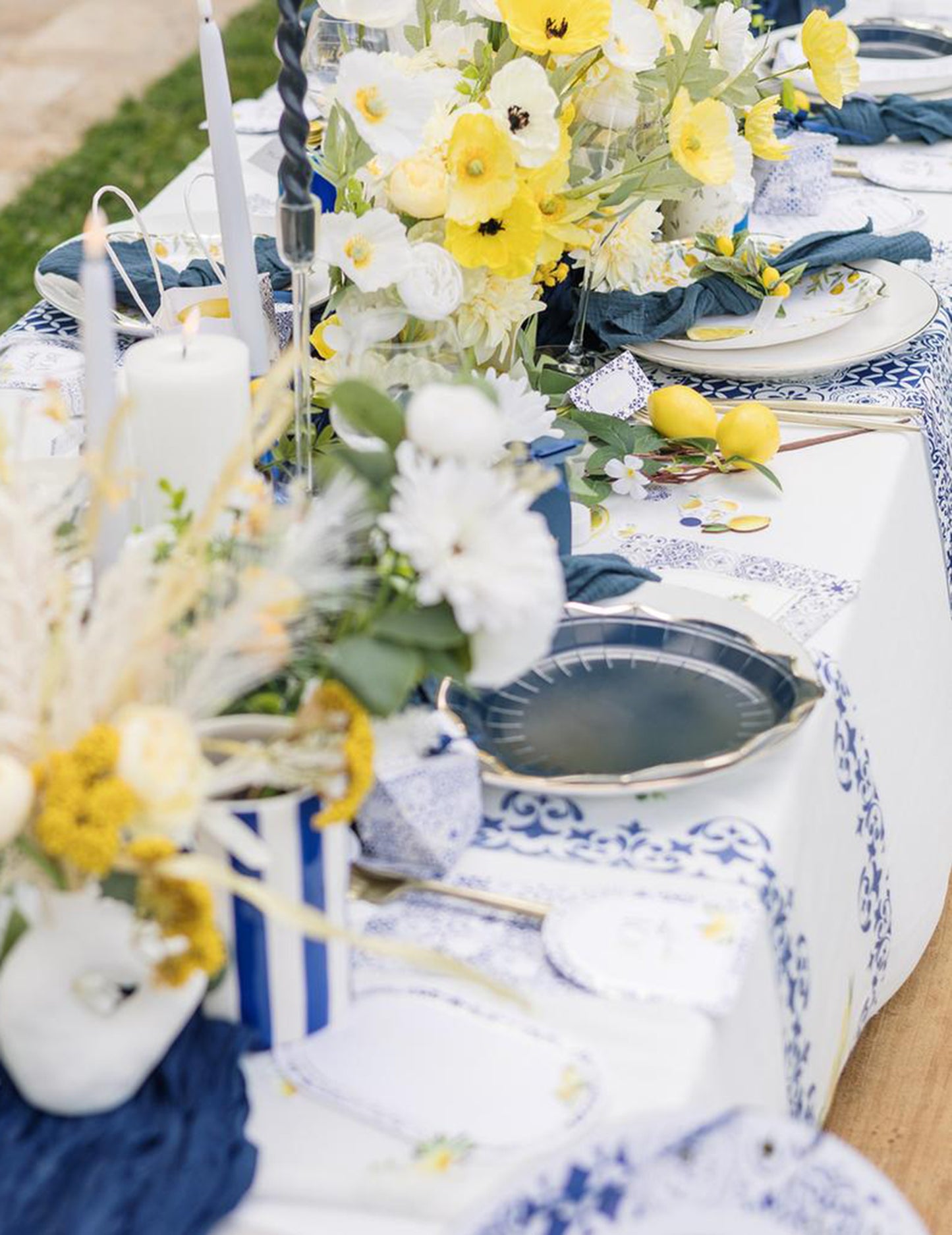 8 Petites assiettes en carton bleu roi Dolce Vita 18cm