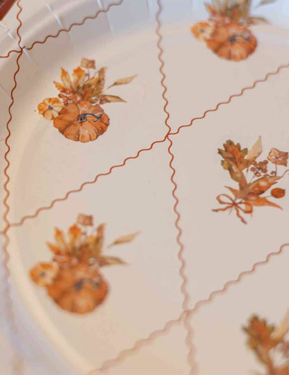 8 petites assiettes Cottage Living en carton crème et auburn 18 cm