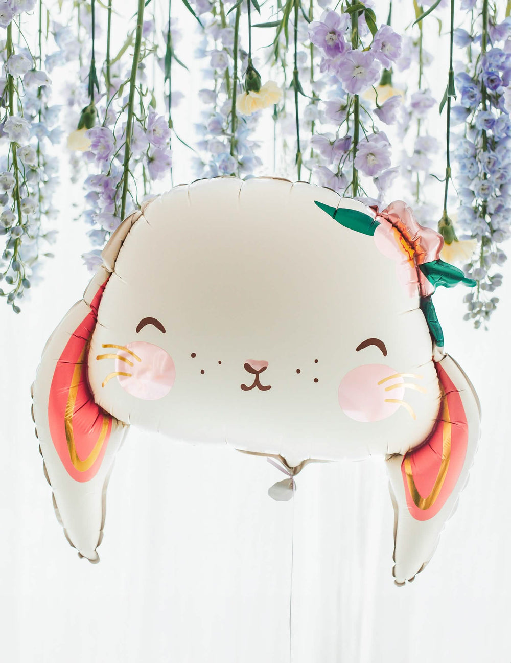 Vue de face du ballon aluminium lapin mignon