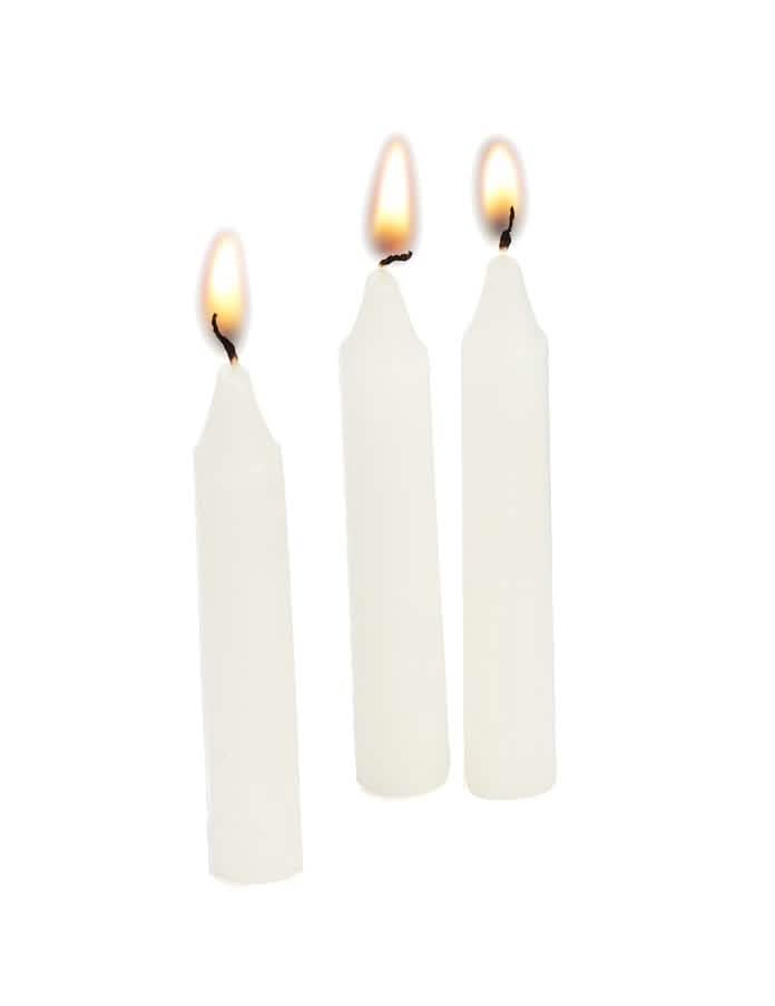 Gros plan du lot de 12 bougies pour lampions
