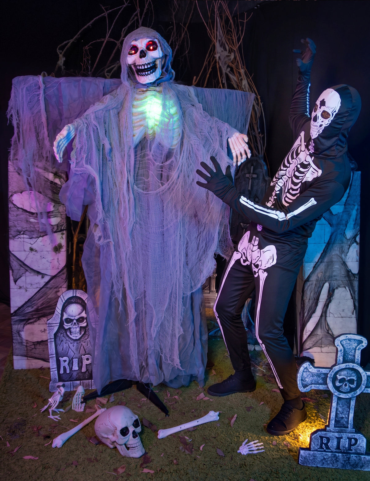 Décoration animée gardien de crypte terrifiant avec mouvements 170 cm
