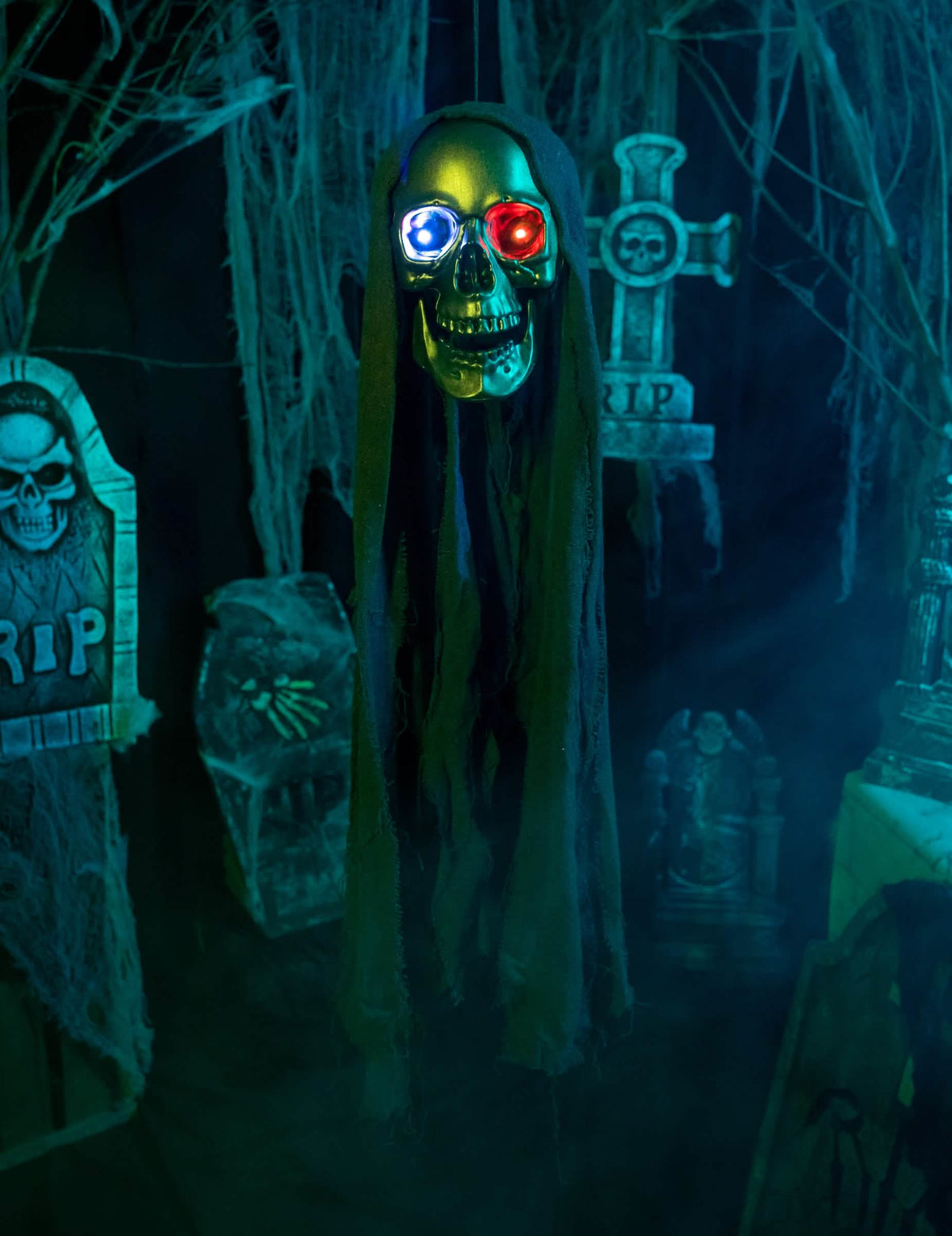 Décoration tête de faucheuse à suspendre pour Halloween lumineuse aux yeux rouge et bleu