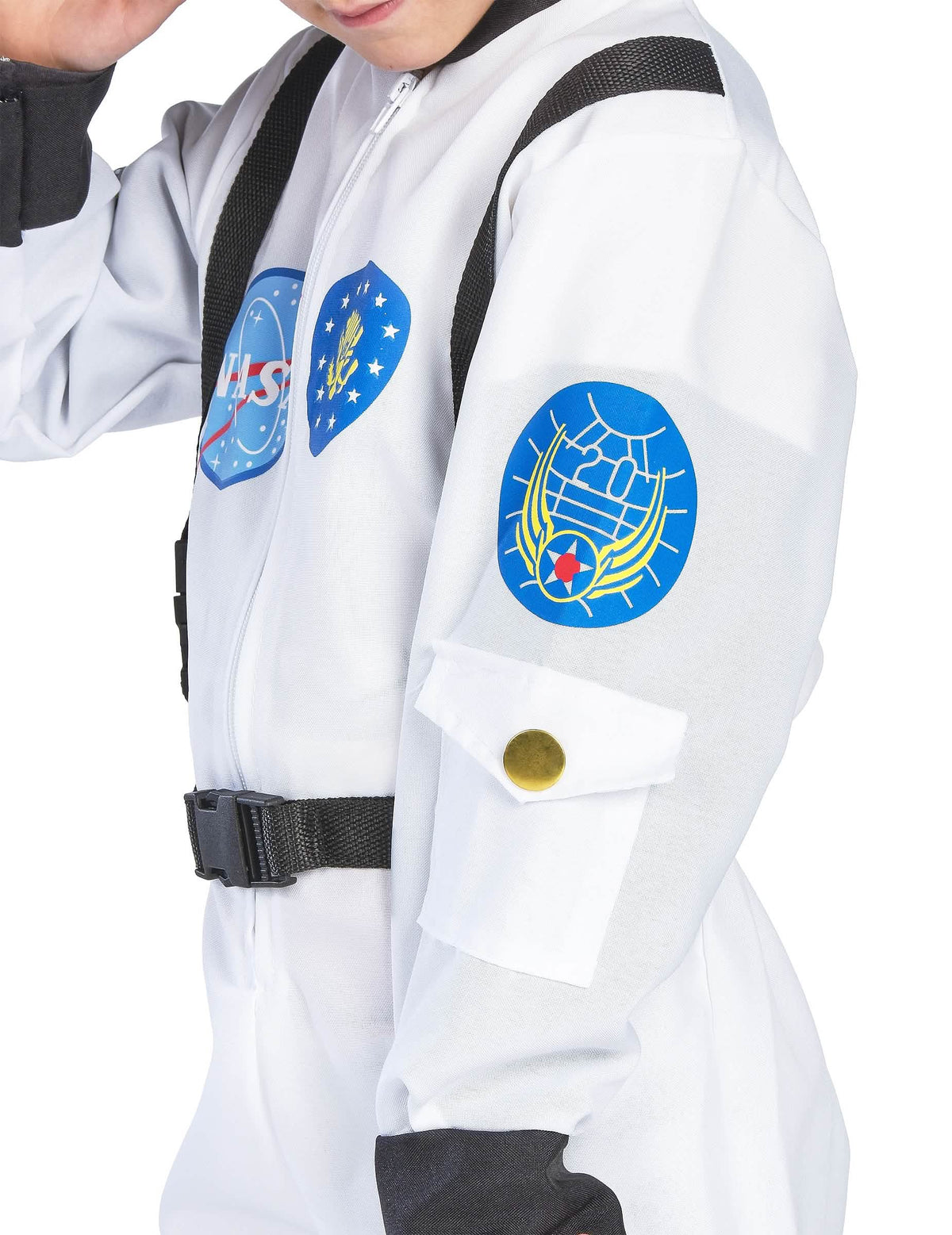Détail de la manche avec écusson et poche du déguisement d'astronaute pour enfant