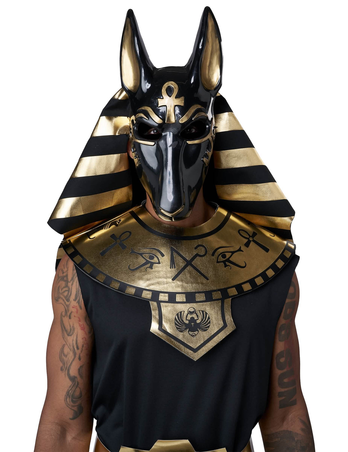 Détail de la coiffe et du col doré du déguisement de dieu Anubis luxe
