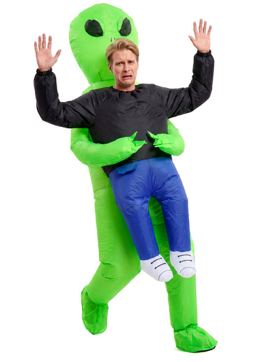 Déguisement gonflable porté par un alien adulte