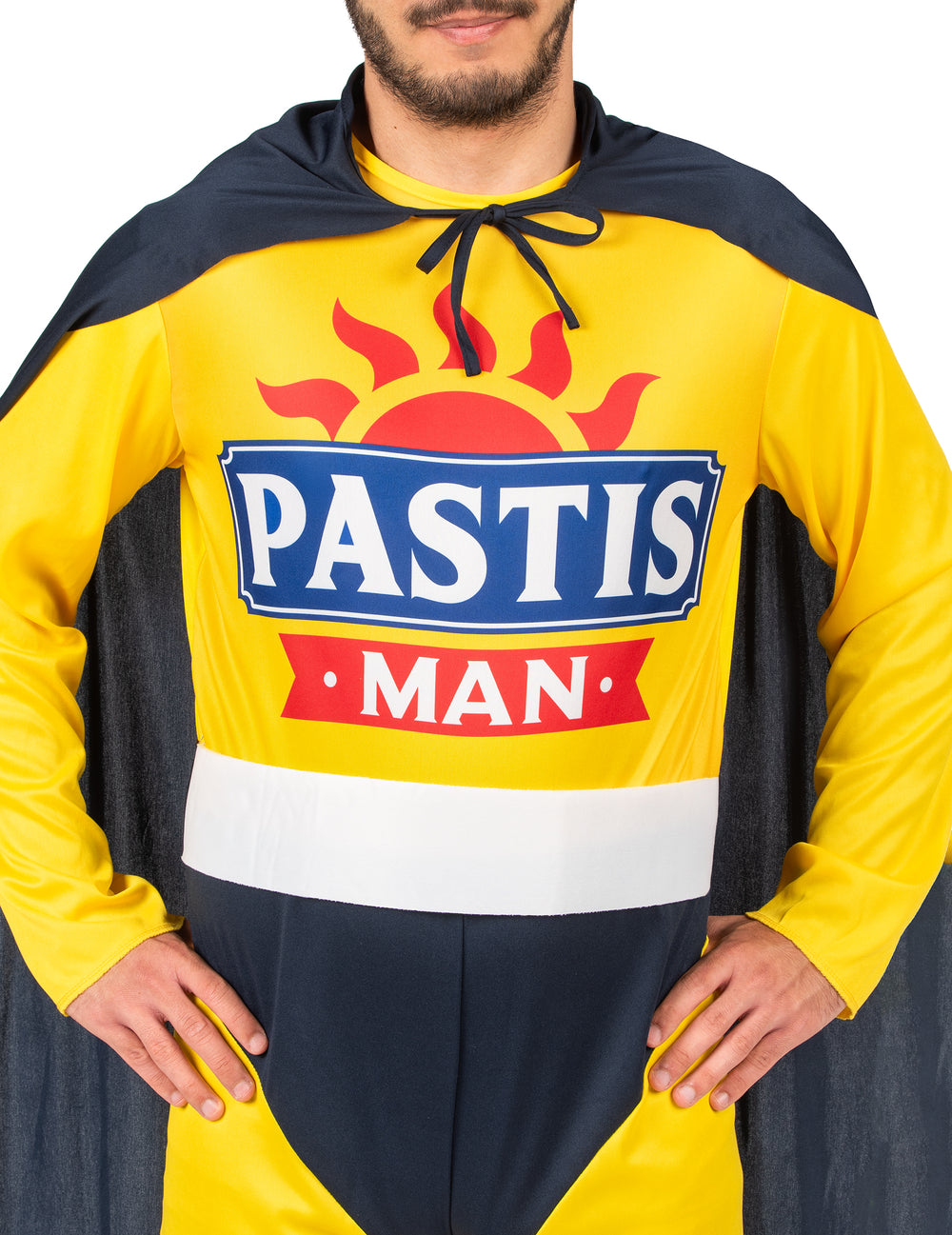 Gros plan sur le logo du déguisement Super Pastis Man