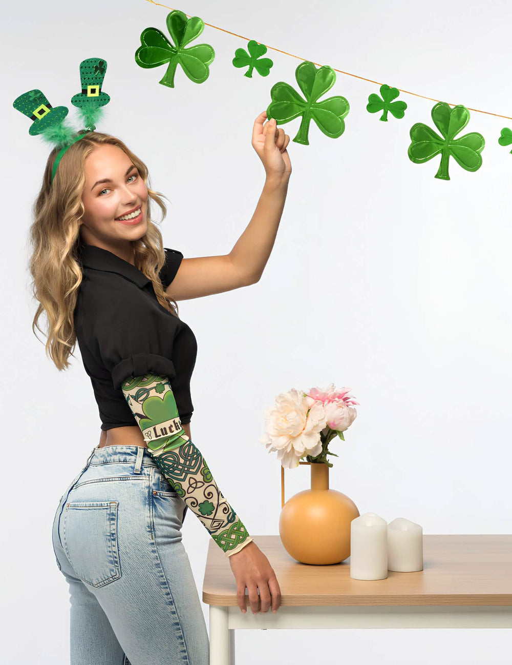 Mise en situation de la guirlande de trèfles Saint Patrick
