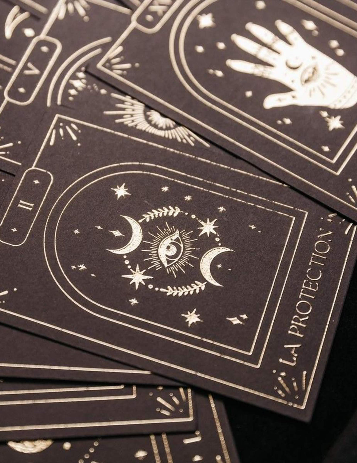 Jeu de 20 cartes oracle divinatoire Cosmic Spirit en papier noir et or 8 x 11 cm