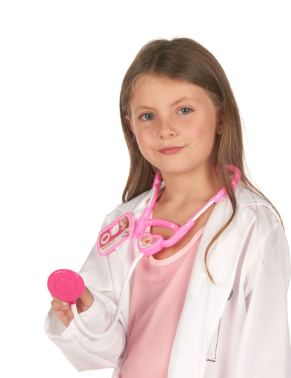 Gros plan sur le stéthoscope rose du kit de docteur pour enfant