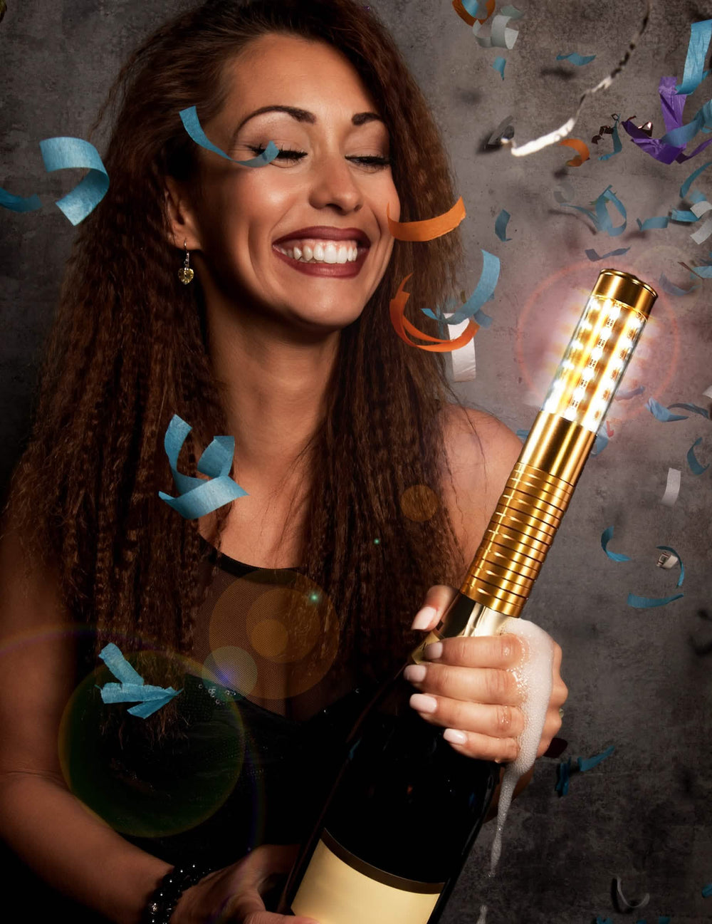 Feestelijke setting van de glinsterende LED-lamp voor goud fles