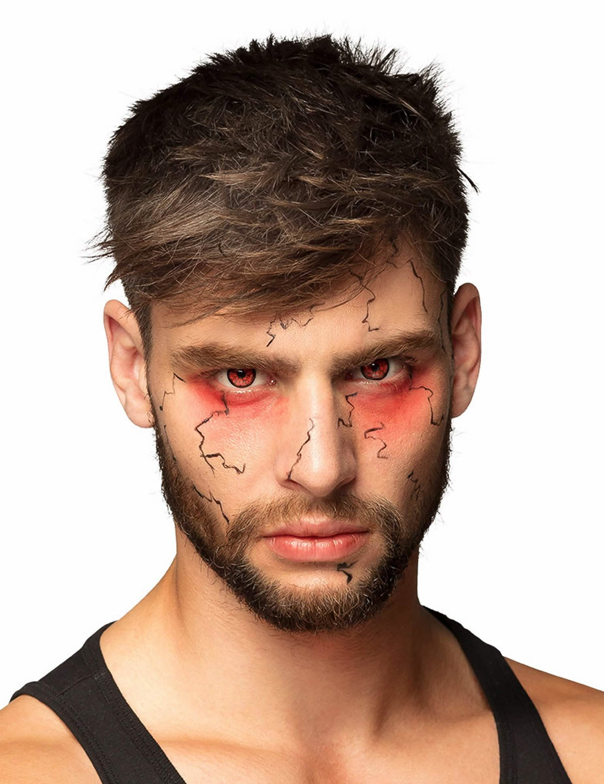 Gros plan sur le regard avec les lentilles fantaisie monstre pour adulte