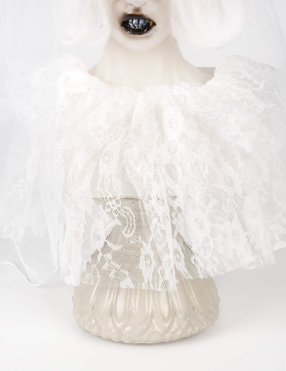 Gros plan sur la dentelle de la Mariée fantôme de table pour Halloween