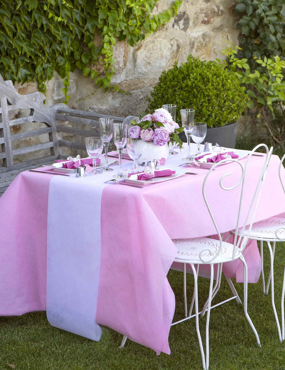 Roze non-woven tafelkleed op rol 120 cm x 10 m